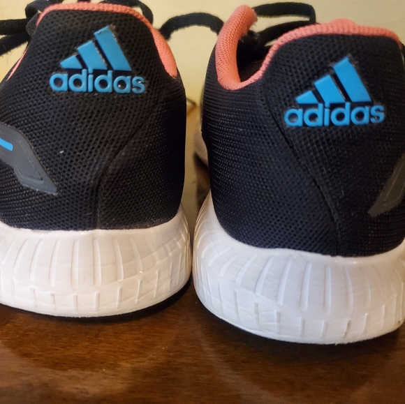 Kids Addias athletic sneakers size 1 - Picture 2 of 4
